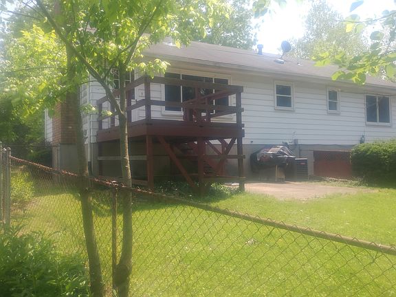 3rd image of 84 Bayham Dr