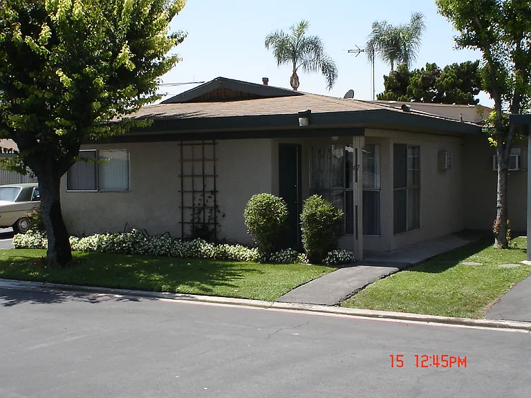 Placentia Meadows Apartments — Photo 17