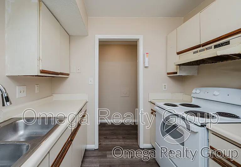 3638 Castle Ridge Rd — Photo 11