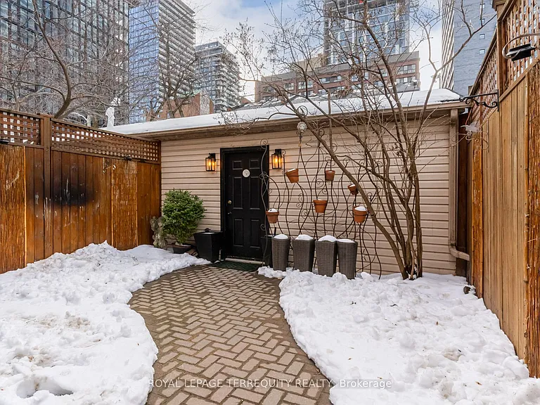 244 George St — Photo 38