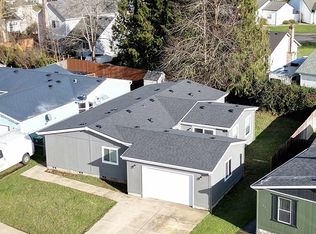 1254 Comstock Way, Woodburn, OR 97071