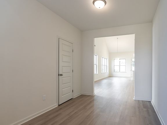 Entry into dining
