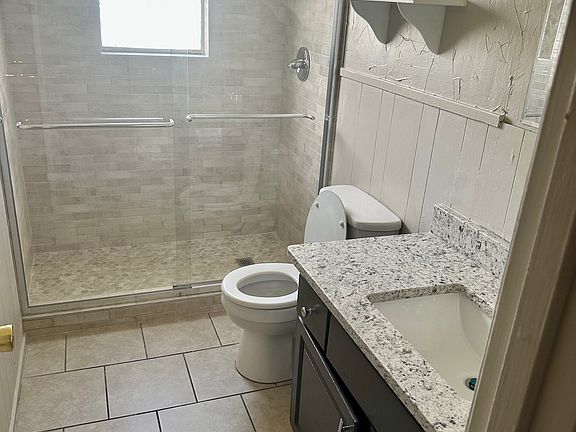 4th image of 2511 Helena Ave