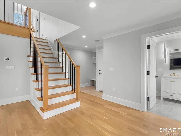 5 Shaw Ave — Photo 16