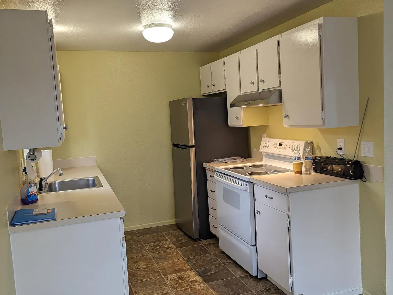 2 bed, 900 sqft, $1,700 — Photo 2
