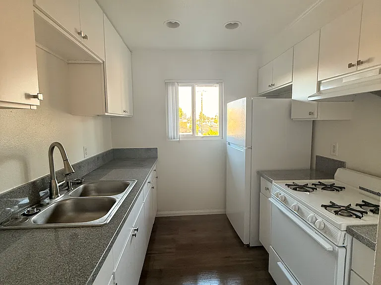 5962 Kingman Ave #5 — Photo 4