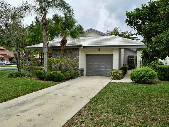 3rd image of 4791 Boxwood Cir