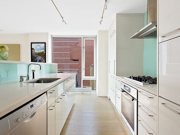 4th image of 246 W 17th St APT 7B