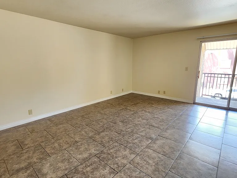 5281 River Glen Dr #228 — Photo 2