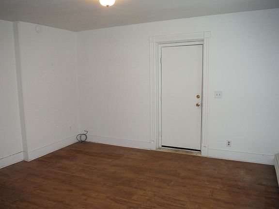 3rd image of 9 Sherman Ave APT 2