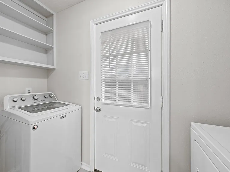 2746 Grahamwood Ln — Photo 11