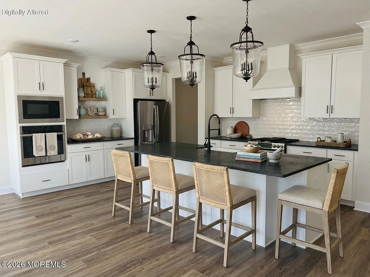 3 bed, 3.5 bath, 2346 sqft, $5,300 — Photo 3