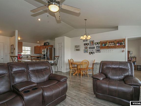 4th image of 633 Eagle Cir