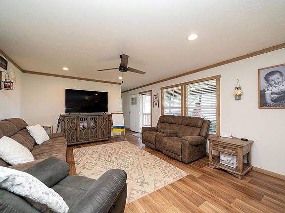 5th image of 663 Harris Rd