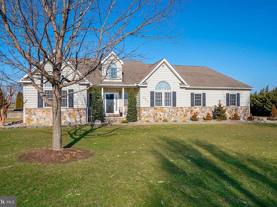 1st image of 434 Fawn Path Dr