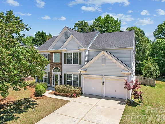 3rd image of 2523 Beacon Forest Dr