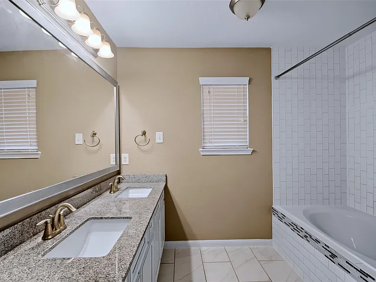 8403 Columbia Forest Dr — Photo 12