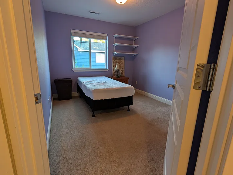 704 SE 56th Ave — Photo 9