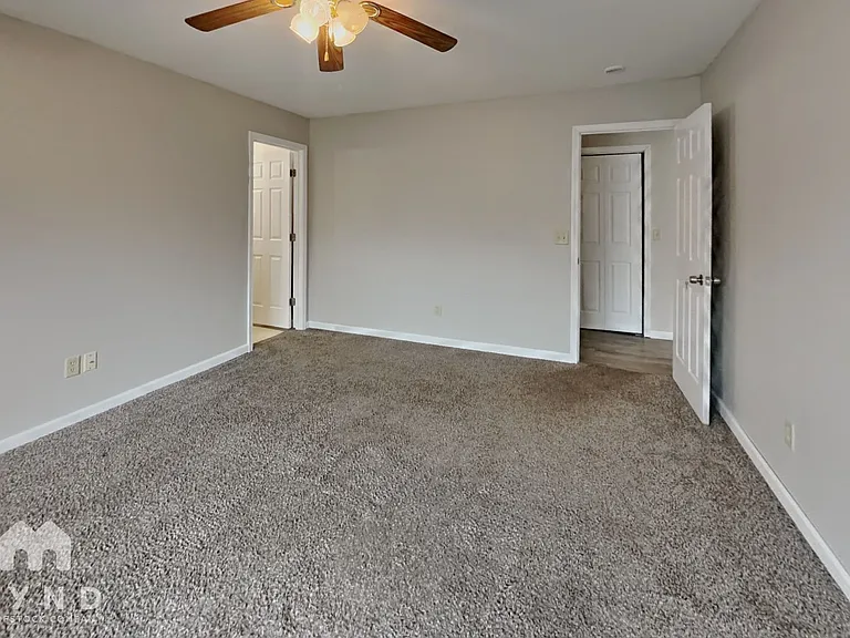 1130 S Clifton Ave — Photo 7