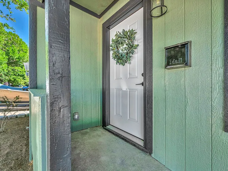 1678 Ordway Ave — Photo 50
