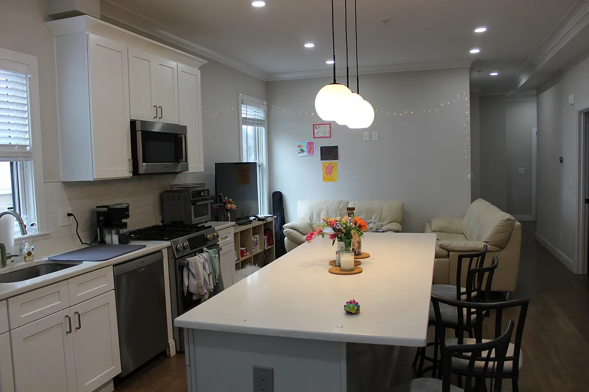 Building Photo - 153 Foster St #2