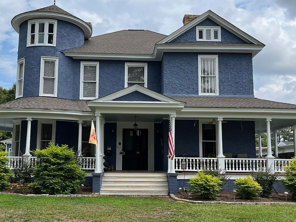 1st image of 1710 College St