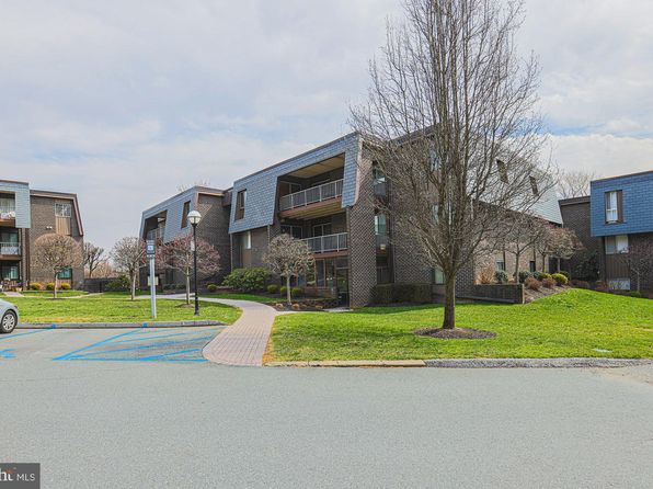 2 Stonehenge Cir APT 9, Pikesville, MD 21208