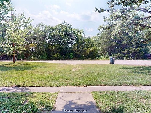 2nd image of 16567 Fm 2154 Rd APT 6