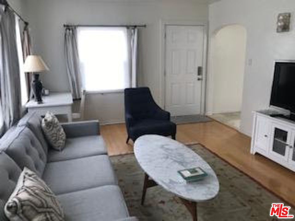 1st image of 154 Fraser Ave #1/2