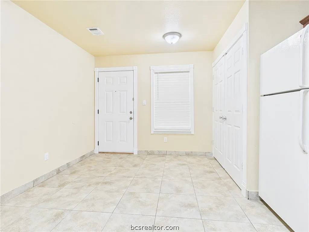 2 bed, 950 sqft, $1,000 — Photo 4