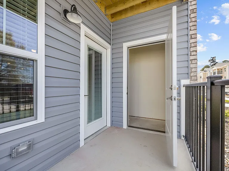 Harbor Village Apartments — Photo 54