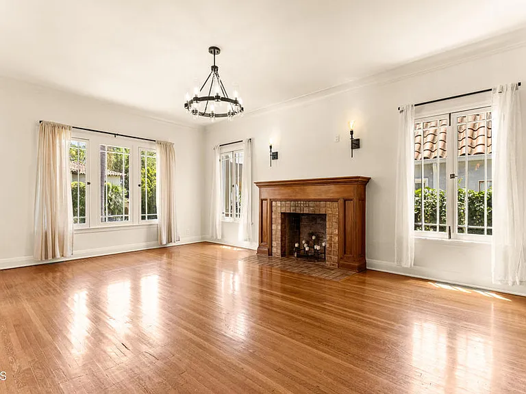 4725 Ambrose Ave — Photo 6
