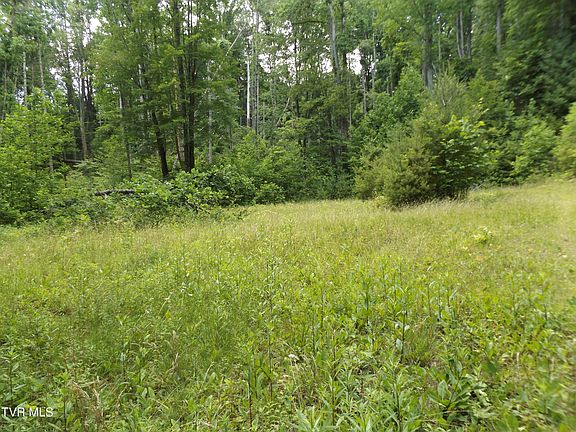 4th image of 709 Heartwood Ln #5