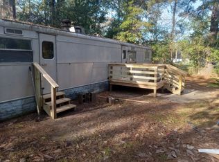 58 Robinson Ln, Midway, GA 31320