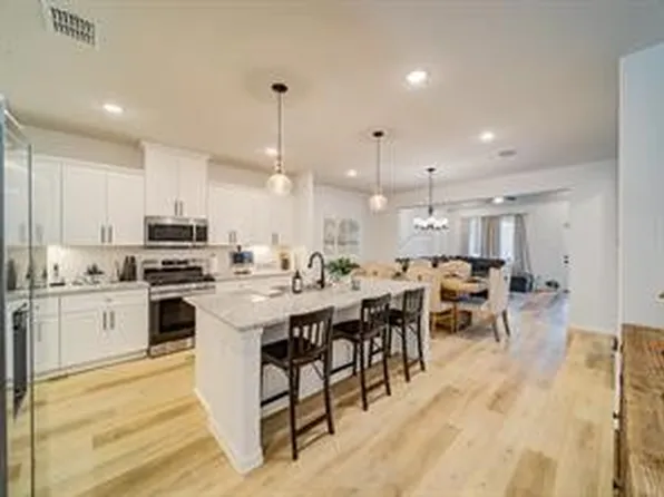 1820 Temple Hls, Van Alstyne, TX 75495