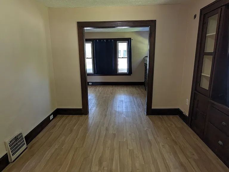 443 W Thornton St — Photo 11