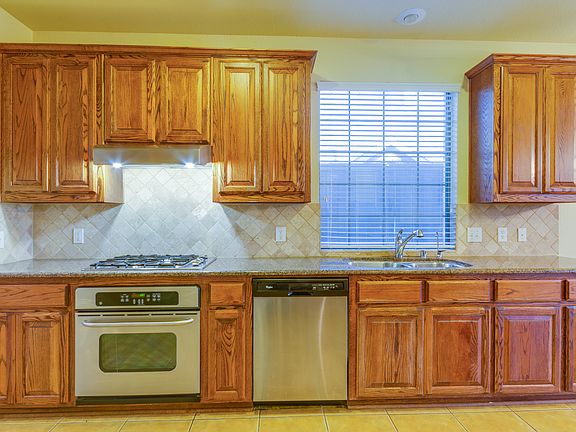 5th image of 2424 Greenbrook Dr