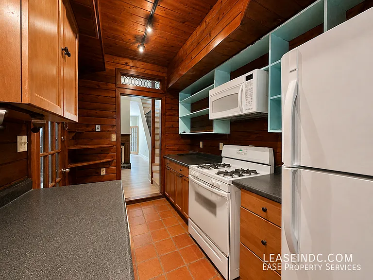425 5th St SE — Photo 9