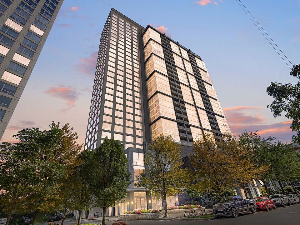 1st image of 1901 S Calumet Ave #2205