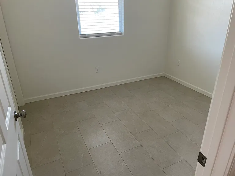 105 Lois Ln #A — Photo 6