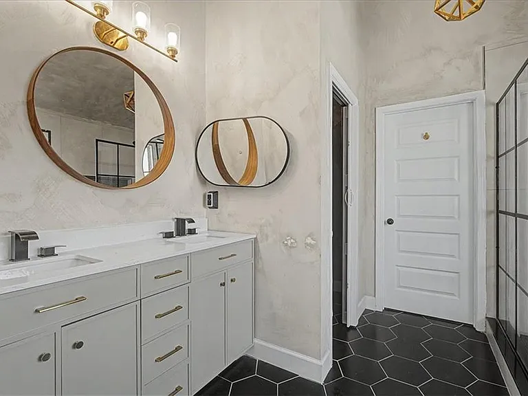 8757 Danley Dr — Photo 18