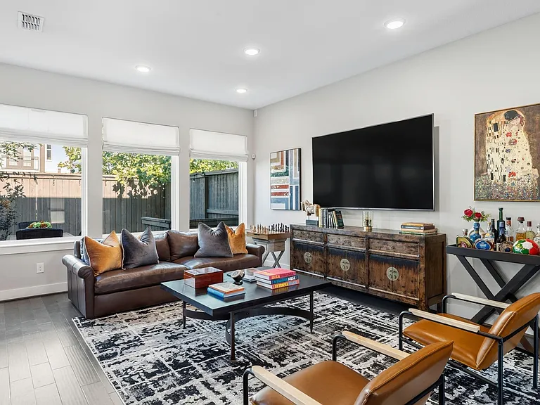 1423 Biondo Way — Photo 7