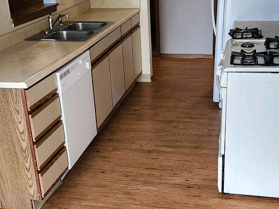 2nd image of 217 S Maple St SE #104