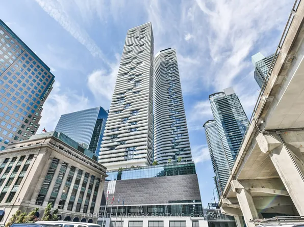 88 Harbour St, Toronto, ON