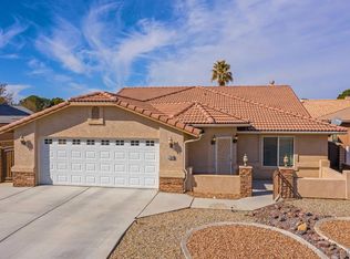 27864 Hummingbird Ln, Helendale, CA 92342