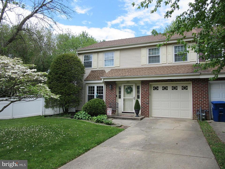 1st image of 225 Burnam Wood Dr