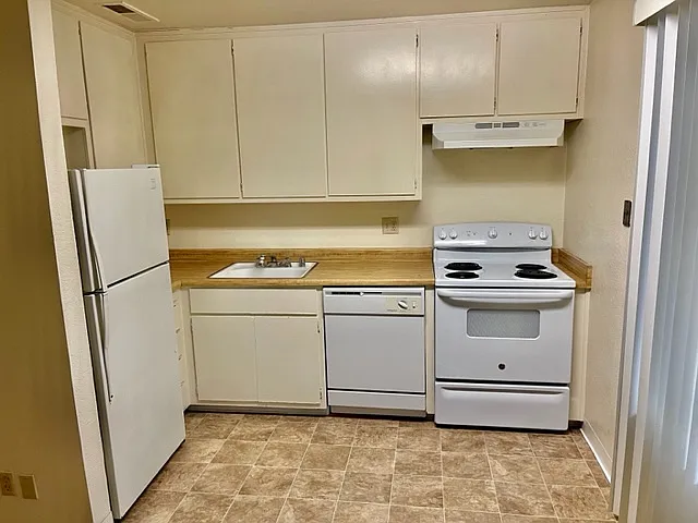 2509 S St #5 — Photo 5