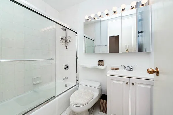 Rented by Keller Williams NYC | media 32