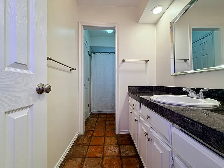 5045 Thunder Rd — Photo 22