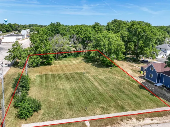 37 1ST STREET, Darien, WI 53114
